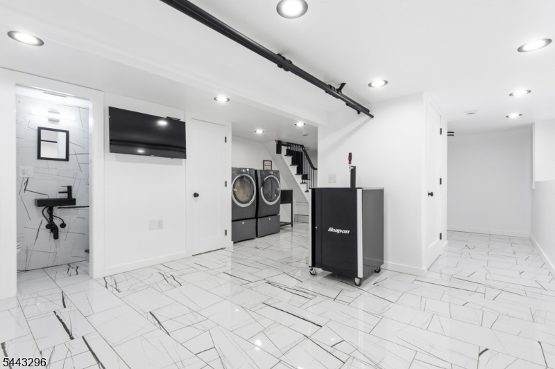 83 Wessington Ave