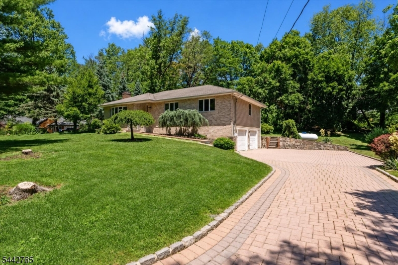 1542 Us Highway 22