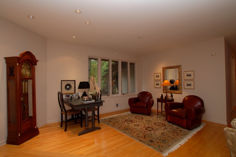 18 Horizon Dr