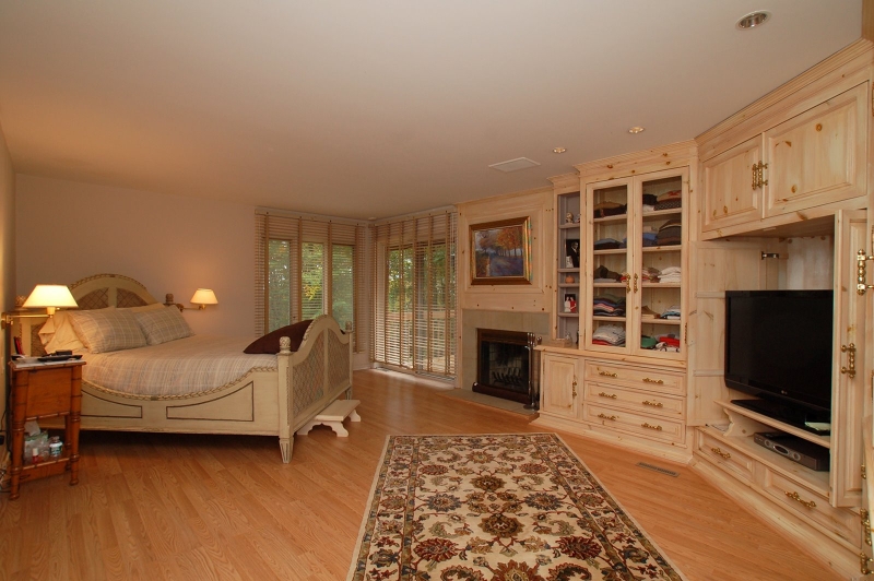 18 Horizon Dr