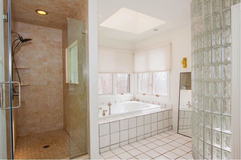18 Horizon Dr