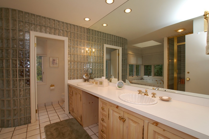 18 Horizon Dr