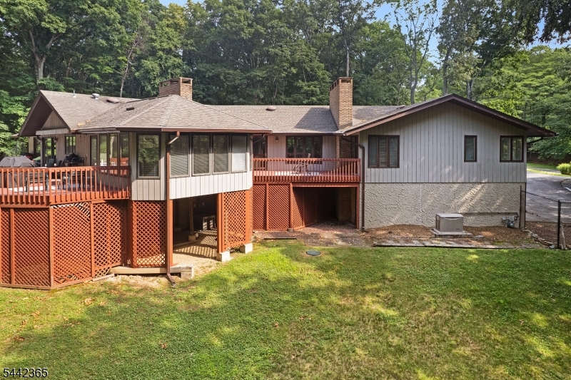 18 Horizon Dr