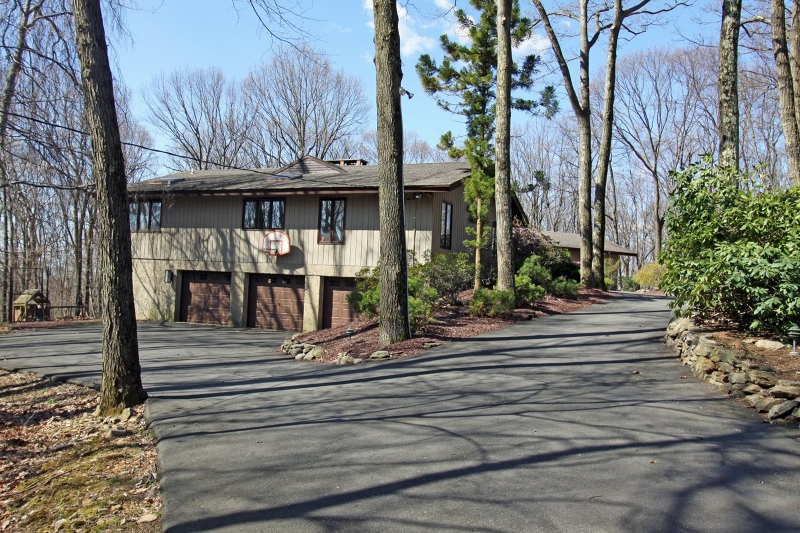 18 Horizon Dr