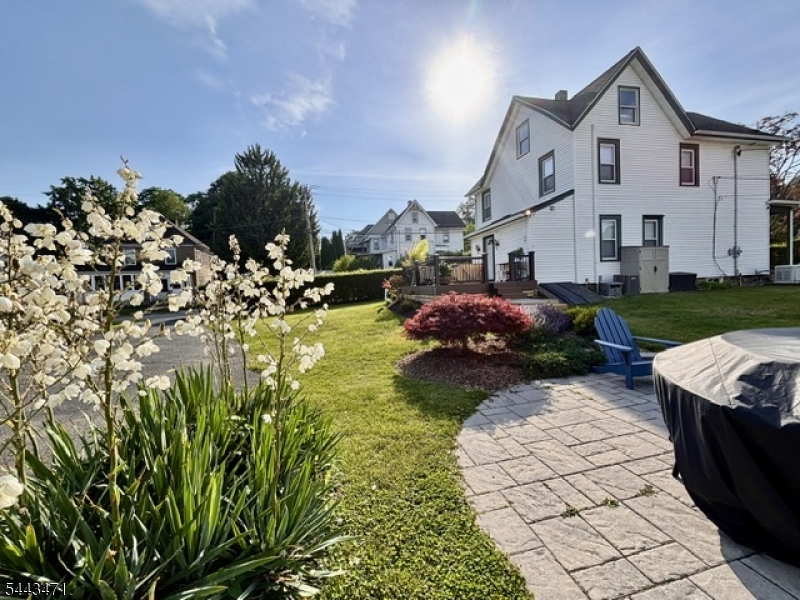 102 Maple Ave