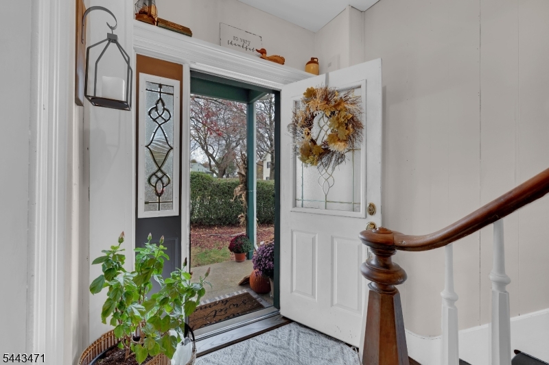102 Maple Ave
