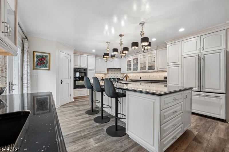 10 Fairway Ave