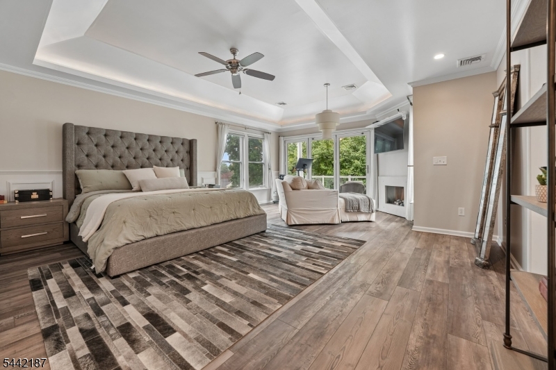 10 Fairway Ave
