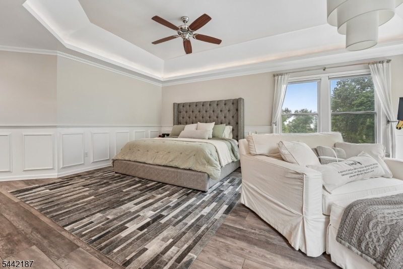 10 Fairway Ave