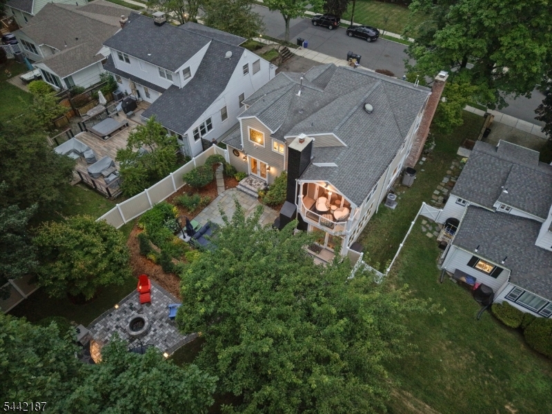 10 Fairway Ave