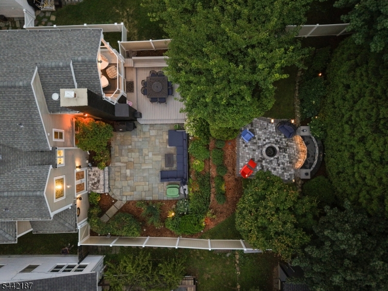 10 Fairway Ave