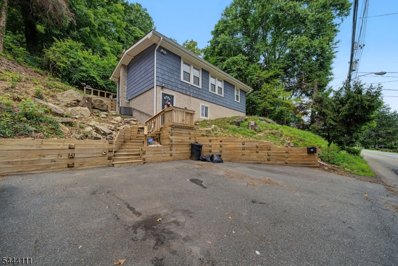 211 FRANKLIN ROAD