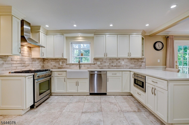 410 Stony Brook Dr