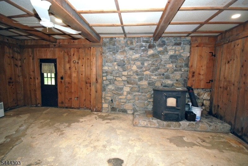 36 Mountain Lake Rd