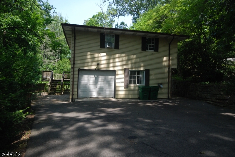 36 Mountain Lake Rd