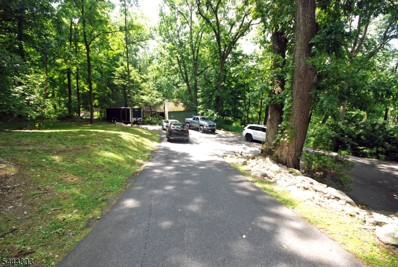 36 Mountain Lake Rd