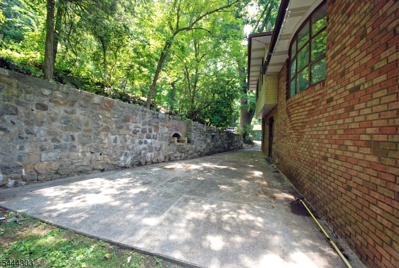 36 Mountain Lake Rd