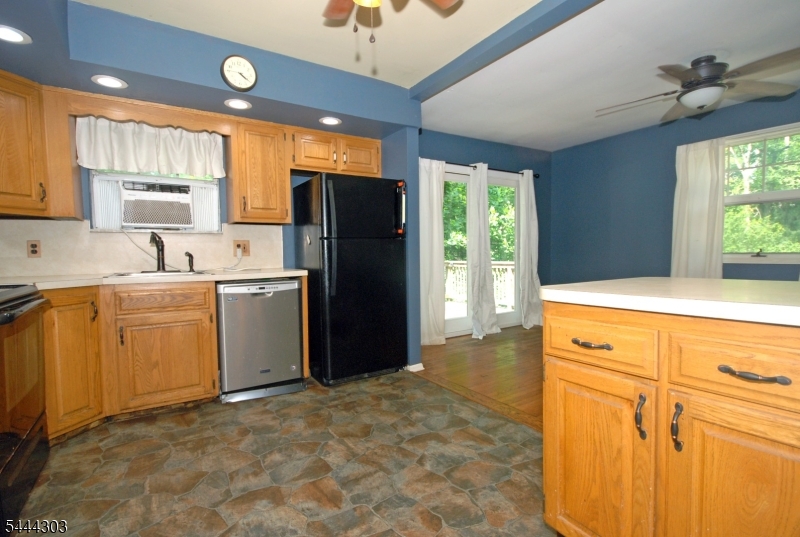 36 Mountain Lake Rd