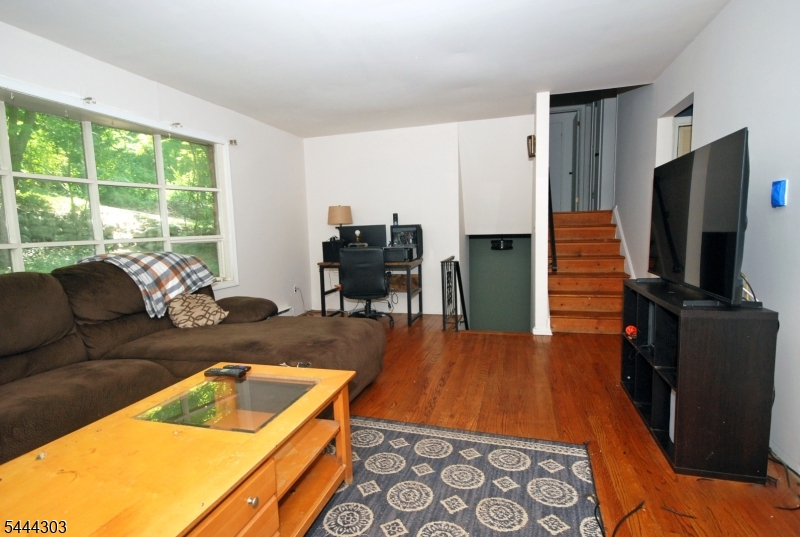 36 Mountain Lake Rd