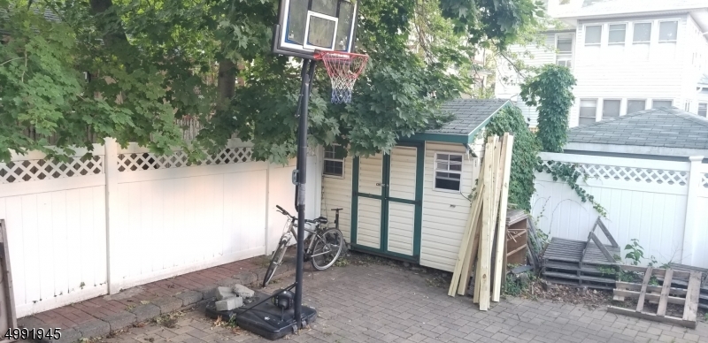 16 Offord St