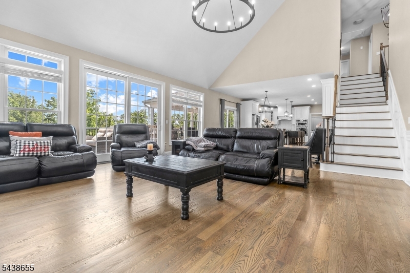 1 Thames Ln