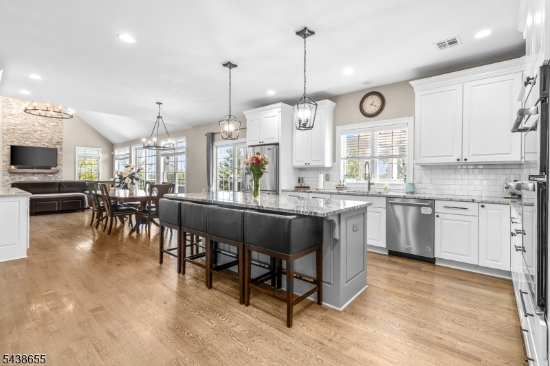 1 Thames Ln