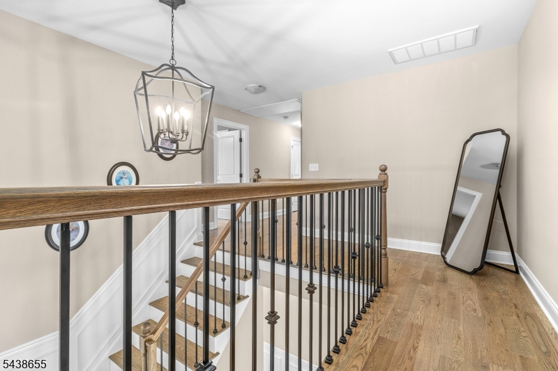 1 Thames Ln