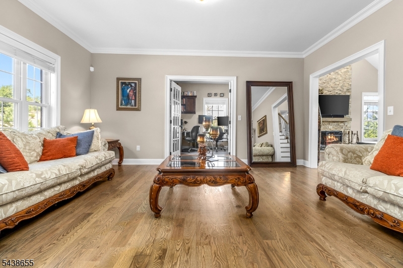 1 Thames Ln