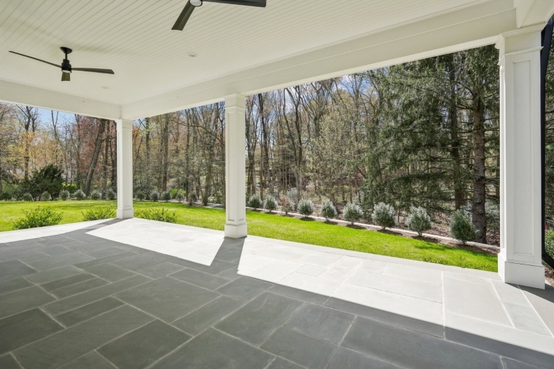 11 Addison Dr