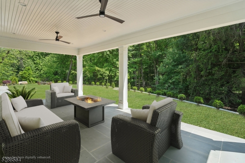 11 Addison Dr