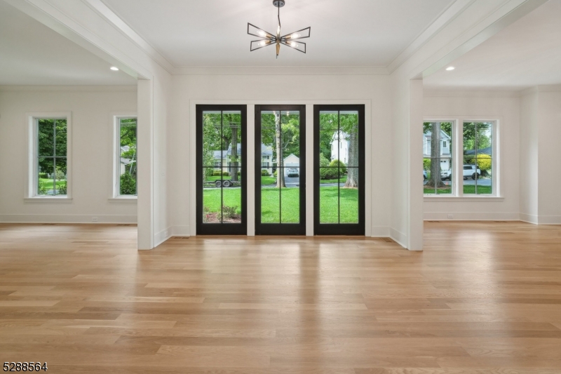 11 Addison Dr