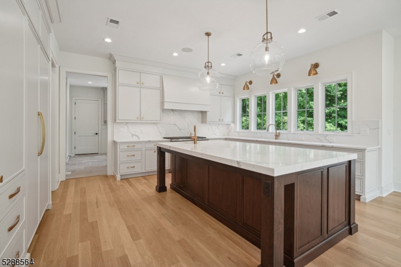 11 Addison Dr