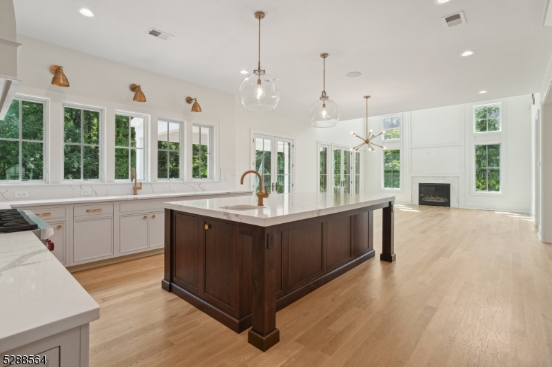 11 Addison Dr