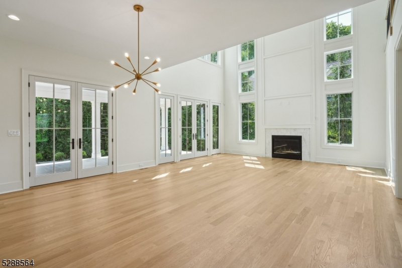 11 Addison Dr