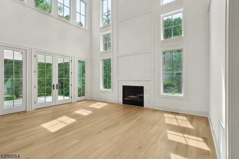 11 Addison Dr
