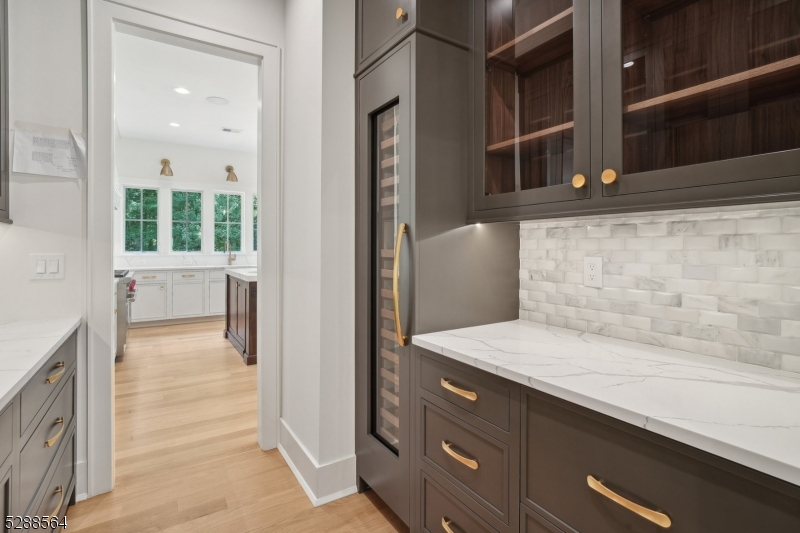 11 Addison Dr