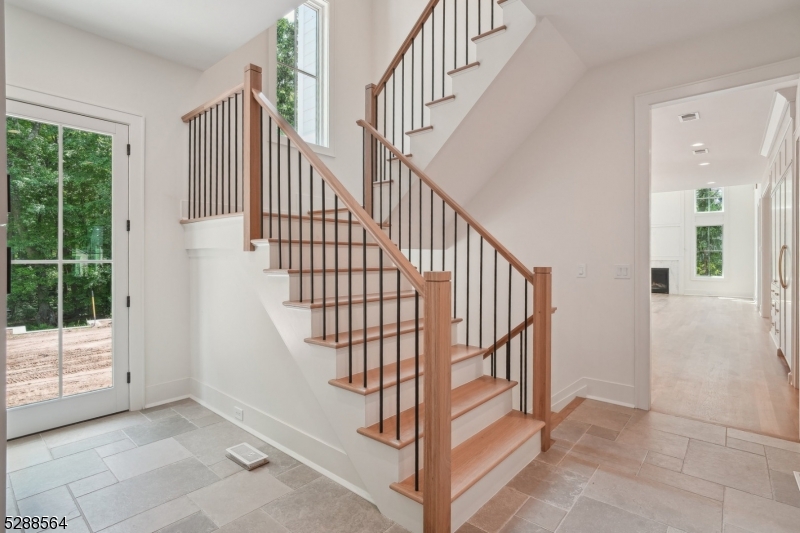 11 Addison Dr