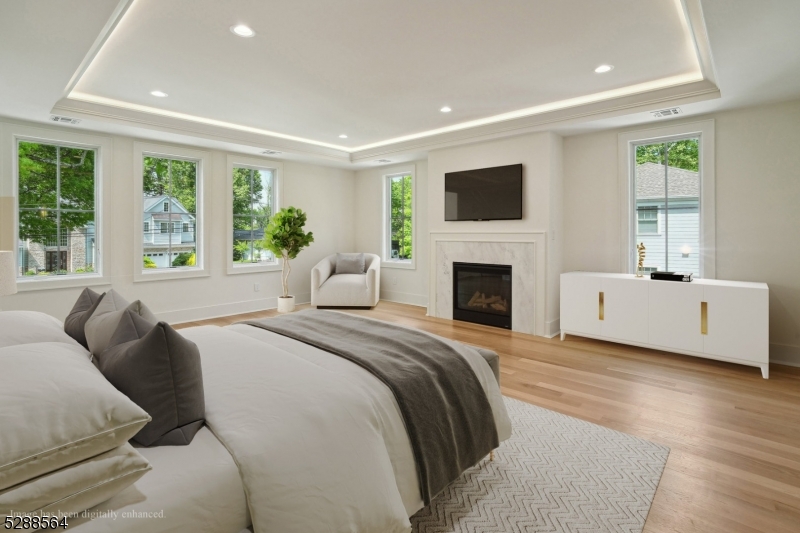 11 Addison Dr