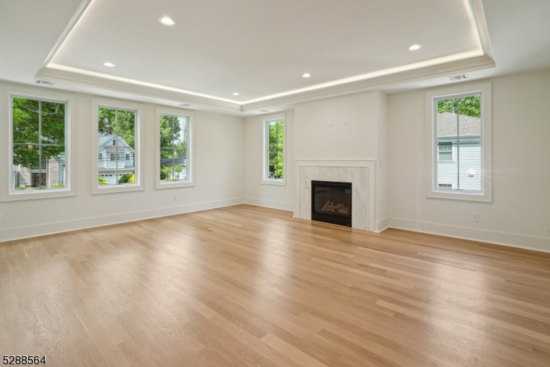 11 Addison Dr