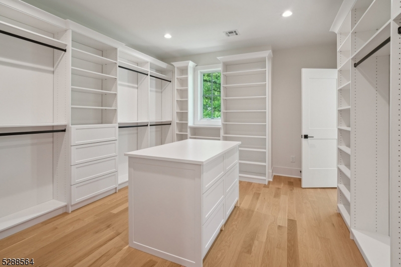 11 Addison Dr
