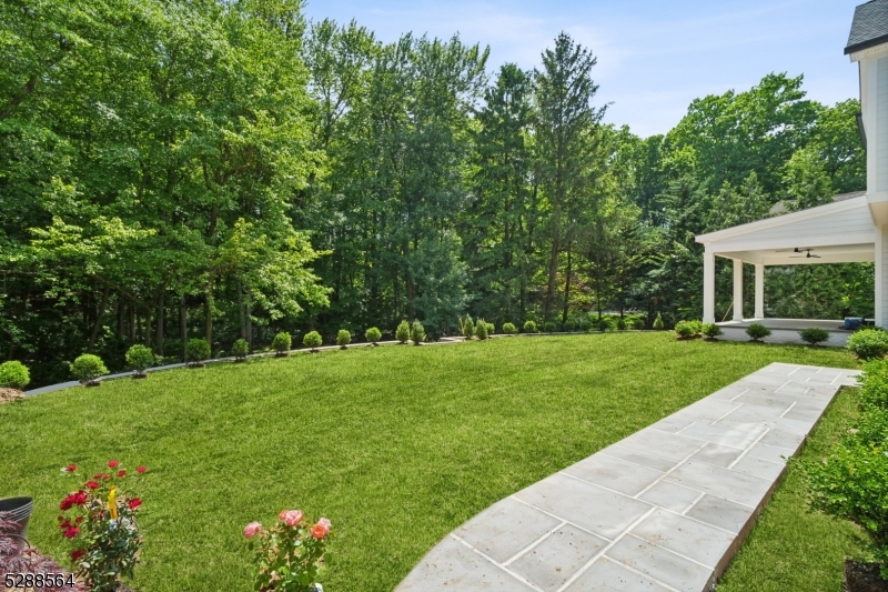 11 Addison Dr