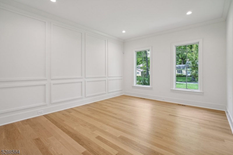 11 Addison Dr