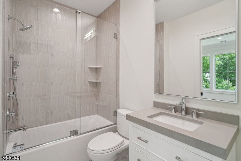 11 Addison Dr