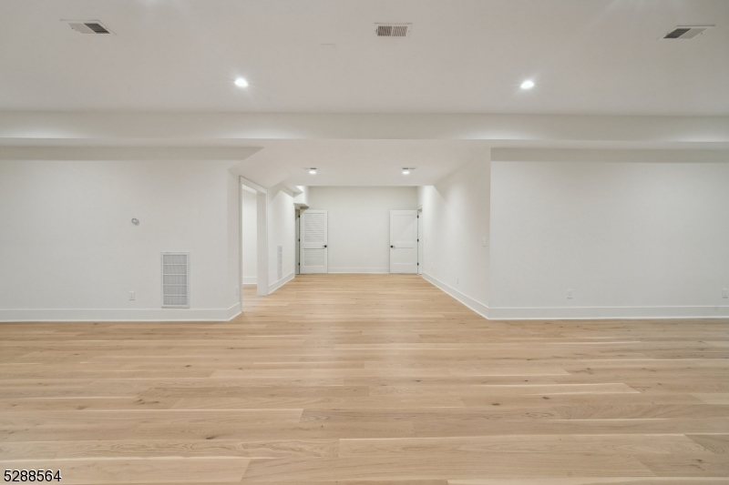 11 Addison Dr
