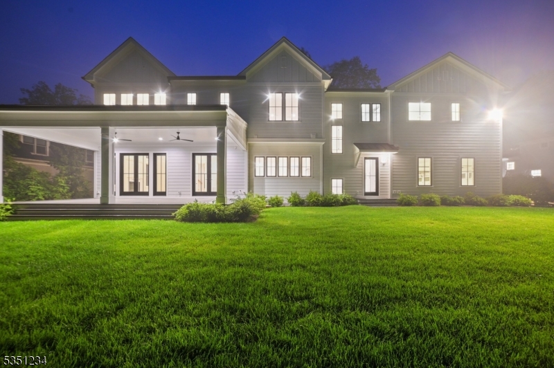 11 Addison Dr