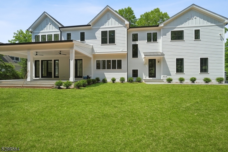 11 Addison Dr