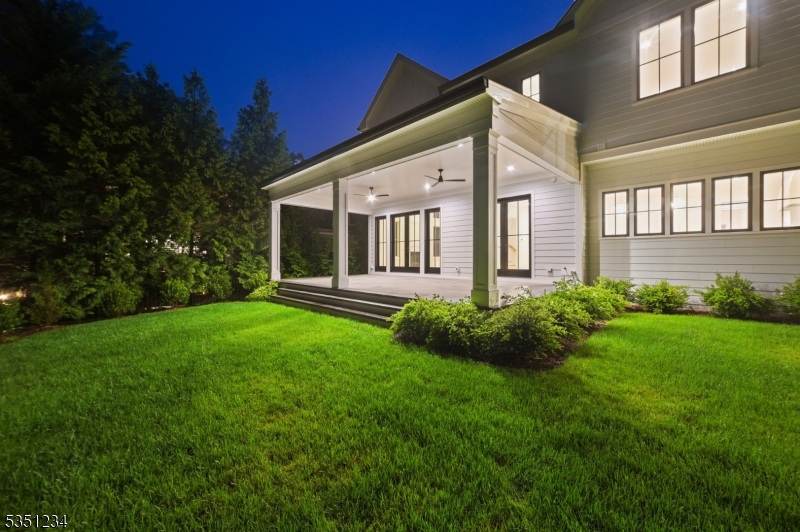 11 Addison Dr