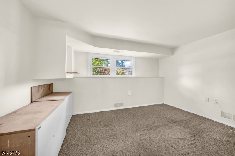 19 Lawrence Rd