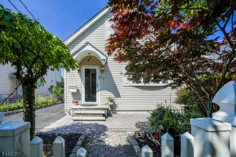 13 Chestnut St