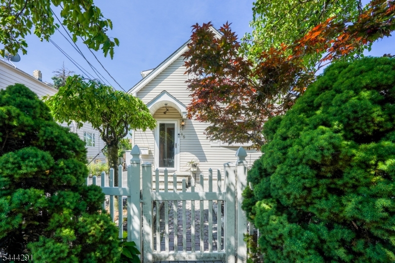 13 Chestnut St